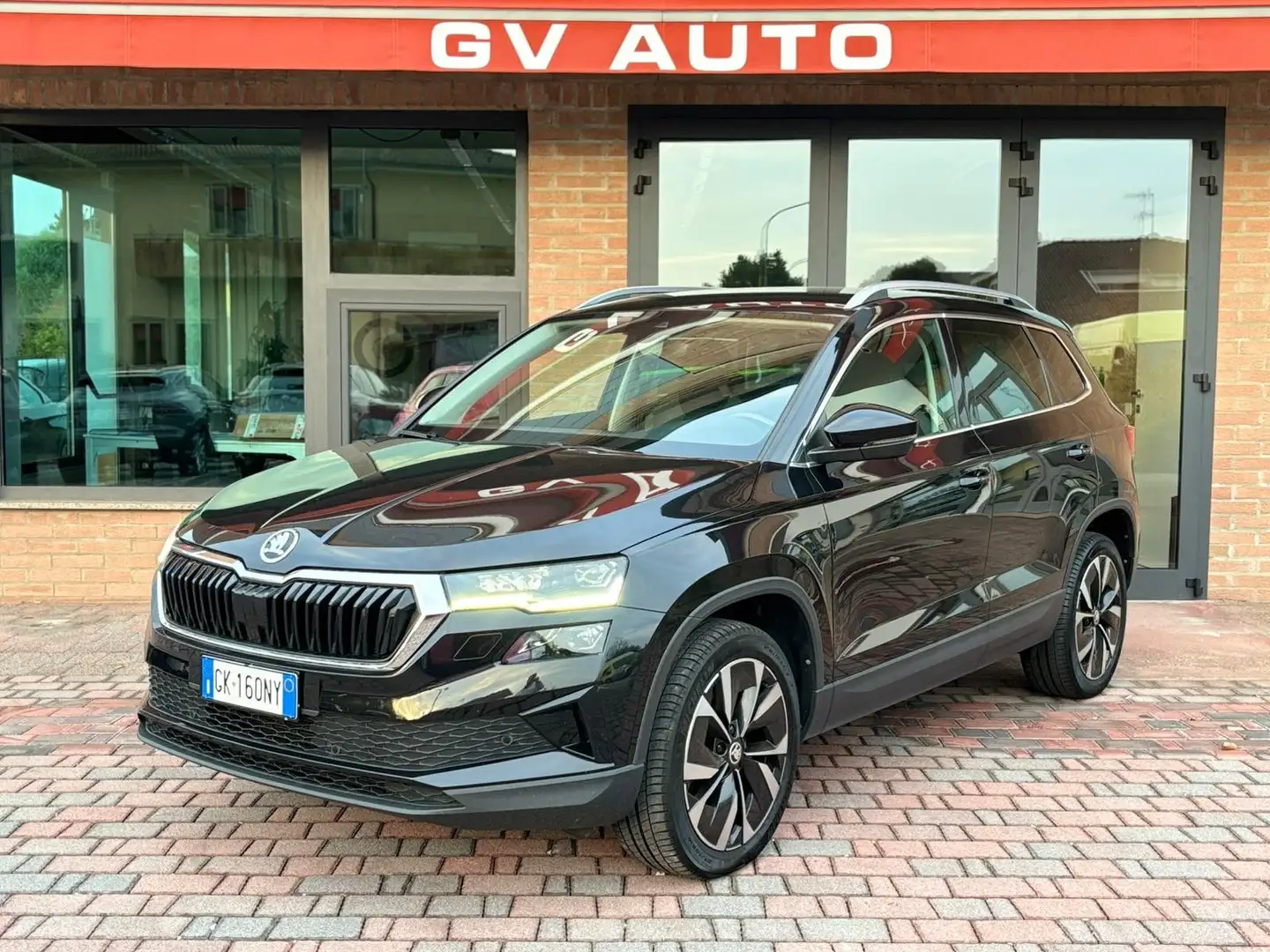 Skoda Karoq 2.0 tdi evo Executive 115cv dsg Negro - 1