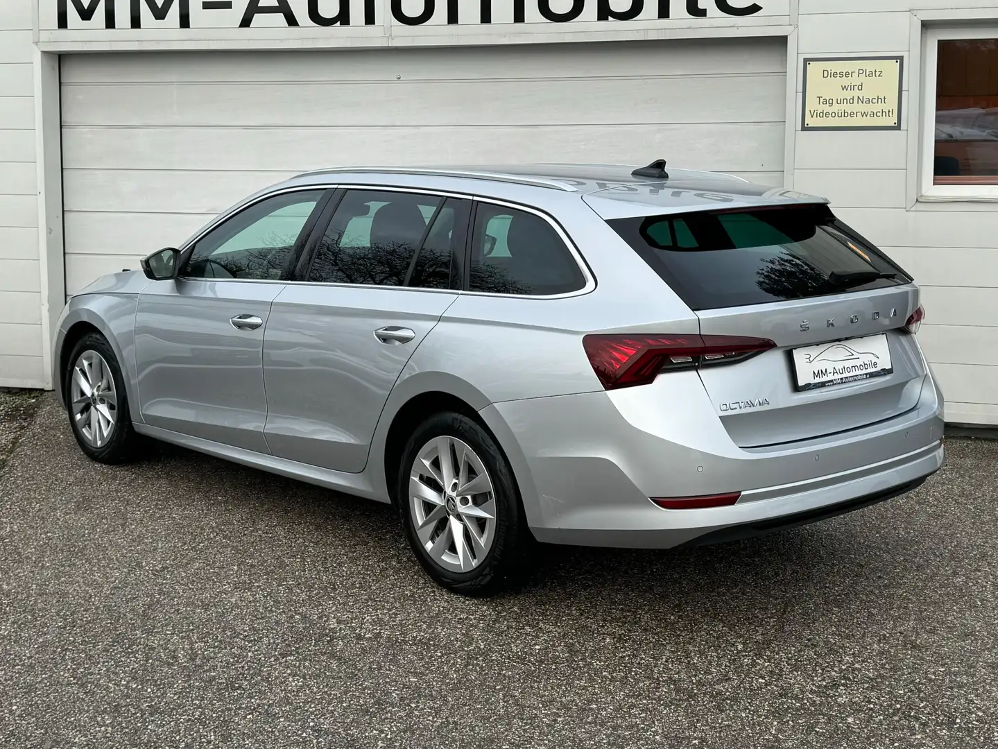 Skoda Octavia Style*LED*RFK*SHZ*NAVI*PDC*uvm Plateado - 2