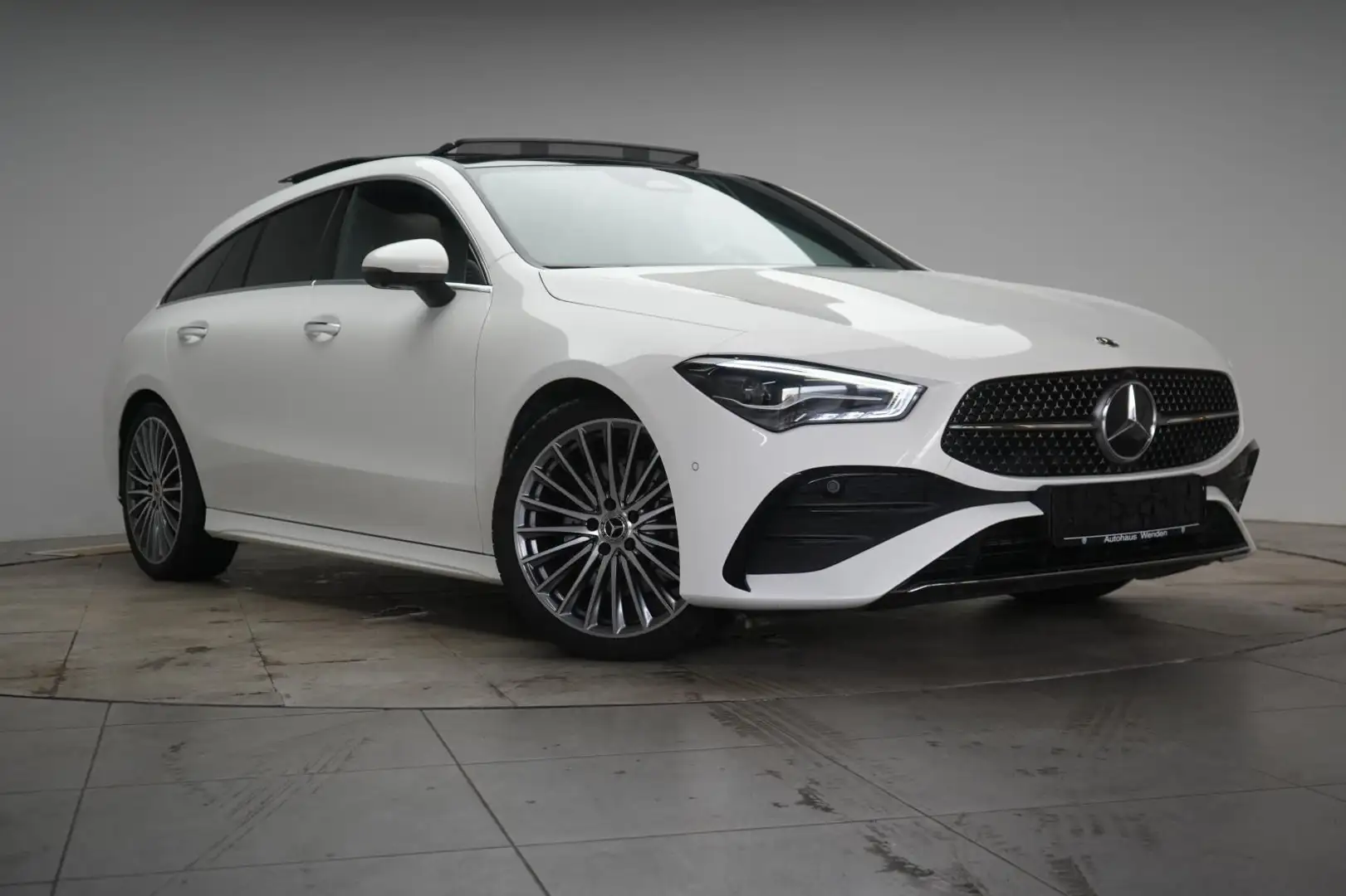 Mercedes-Benz CLA 200 7G-DCT AMG Line Advanced Blanc - 1