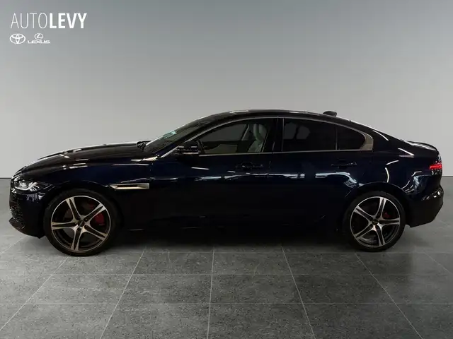 Jaguar XE view 3