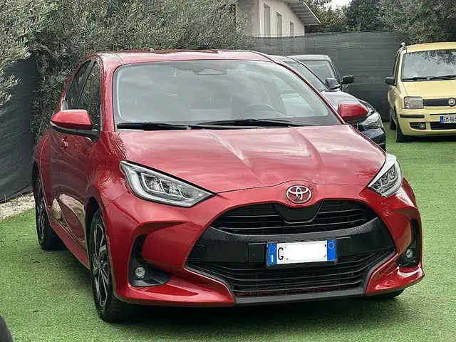 Toyota Yaris HEV Trend Hybrid ECVT 115CV Yaris Aziendale km1000