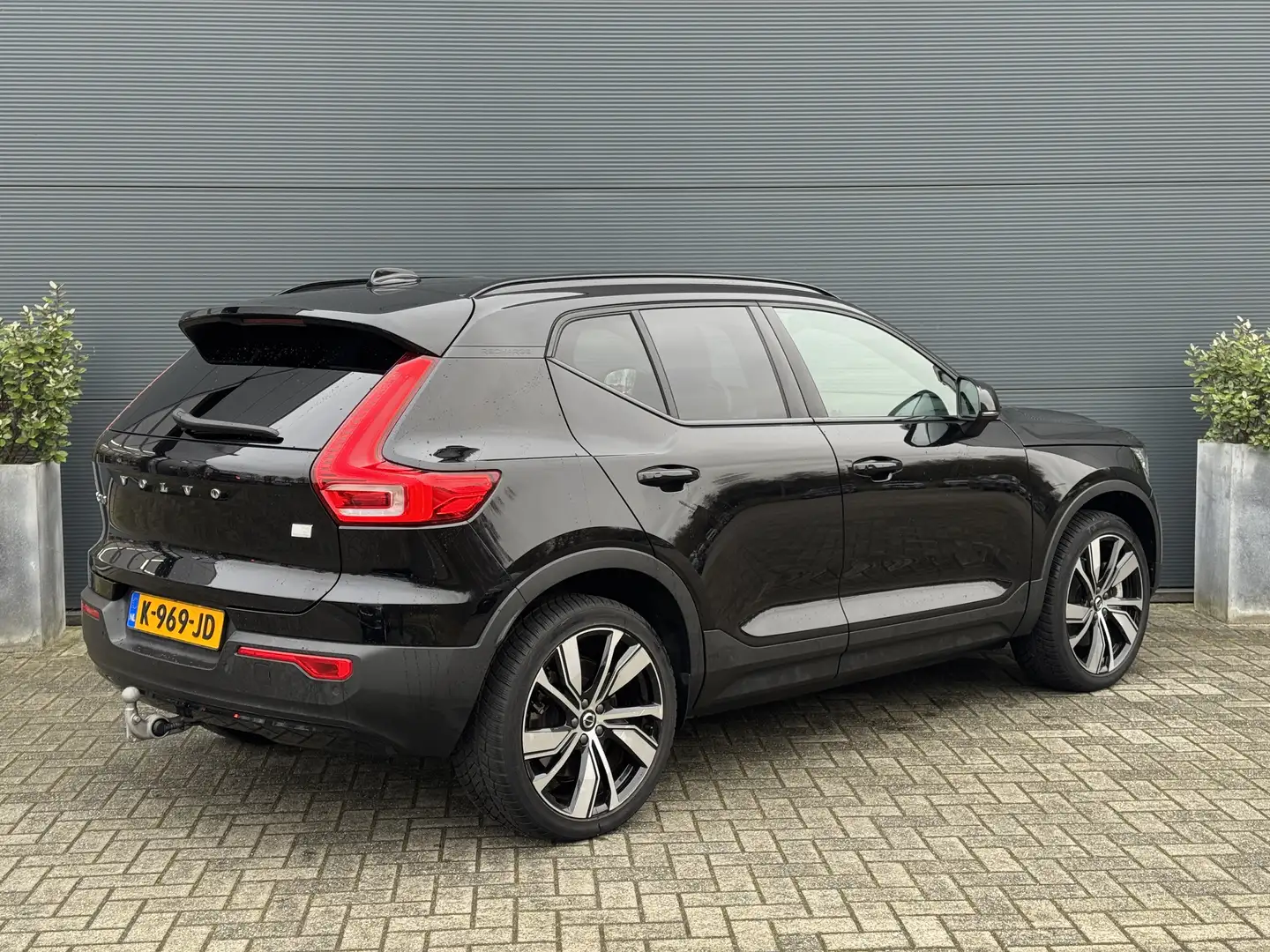 Volvo XC40 Recharge P8 AWD R-Design | Soh 94% | Pano | 360 ca Noir - 2