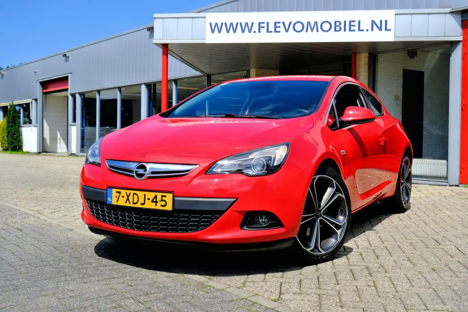 Opel Astra GTC 1.4 Turbo 140pk Sport Navi|Leder|20" LMV|Clima Червоний - 1