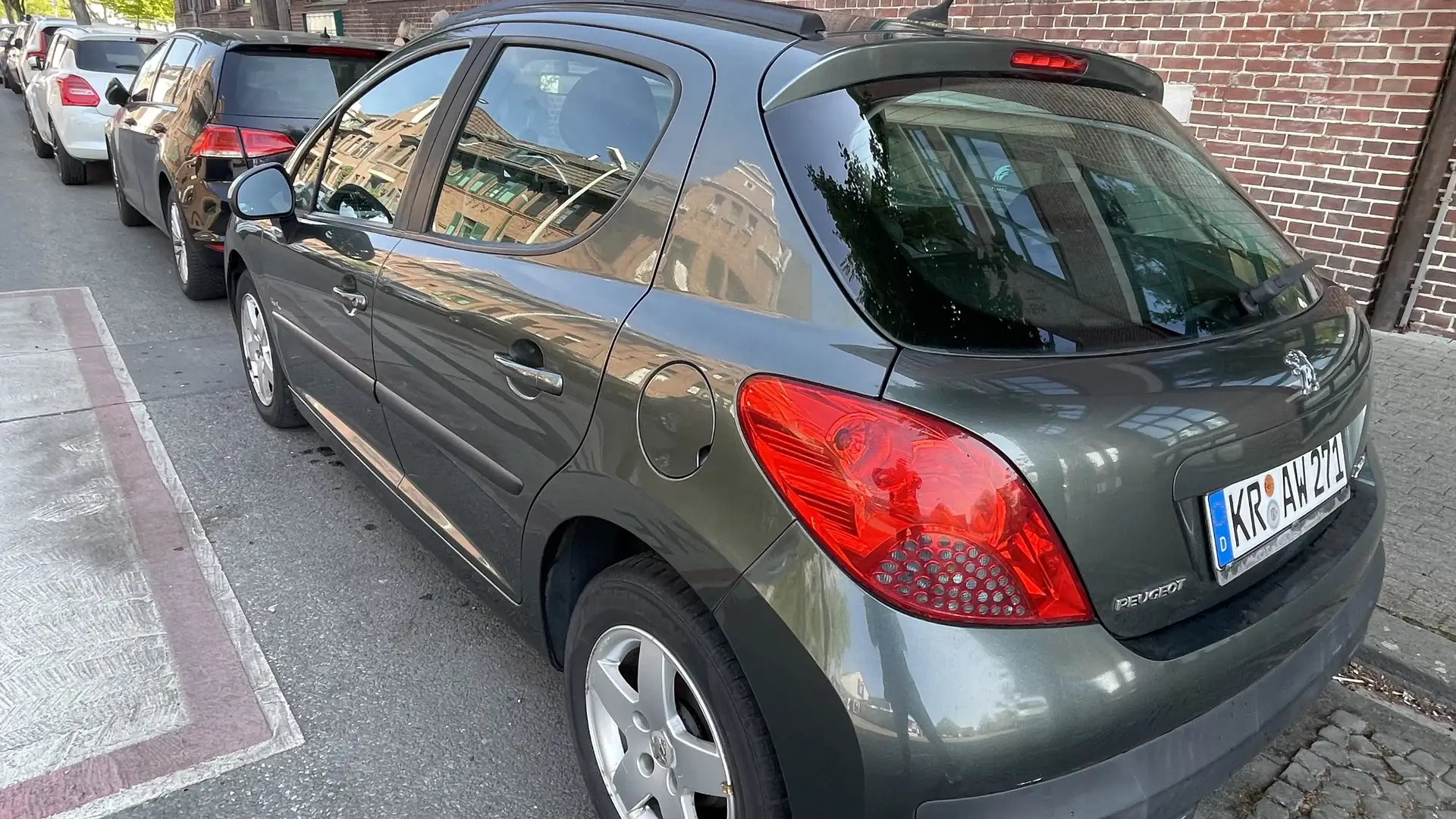 Peugeot 207 95 VTi Urban Move Grün - 2