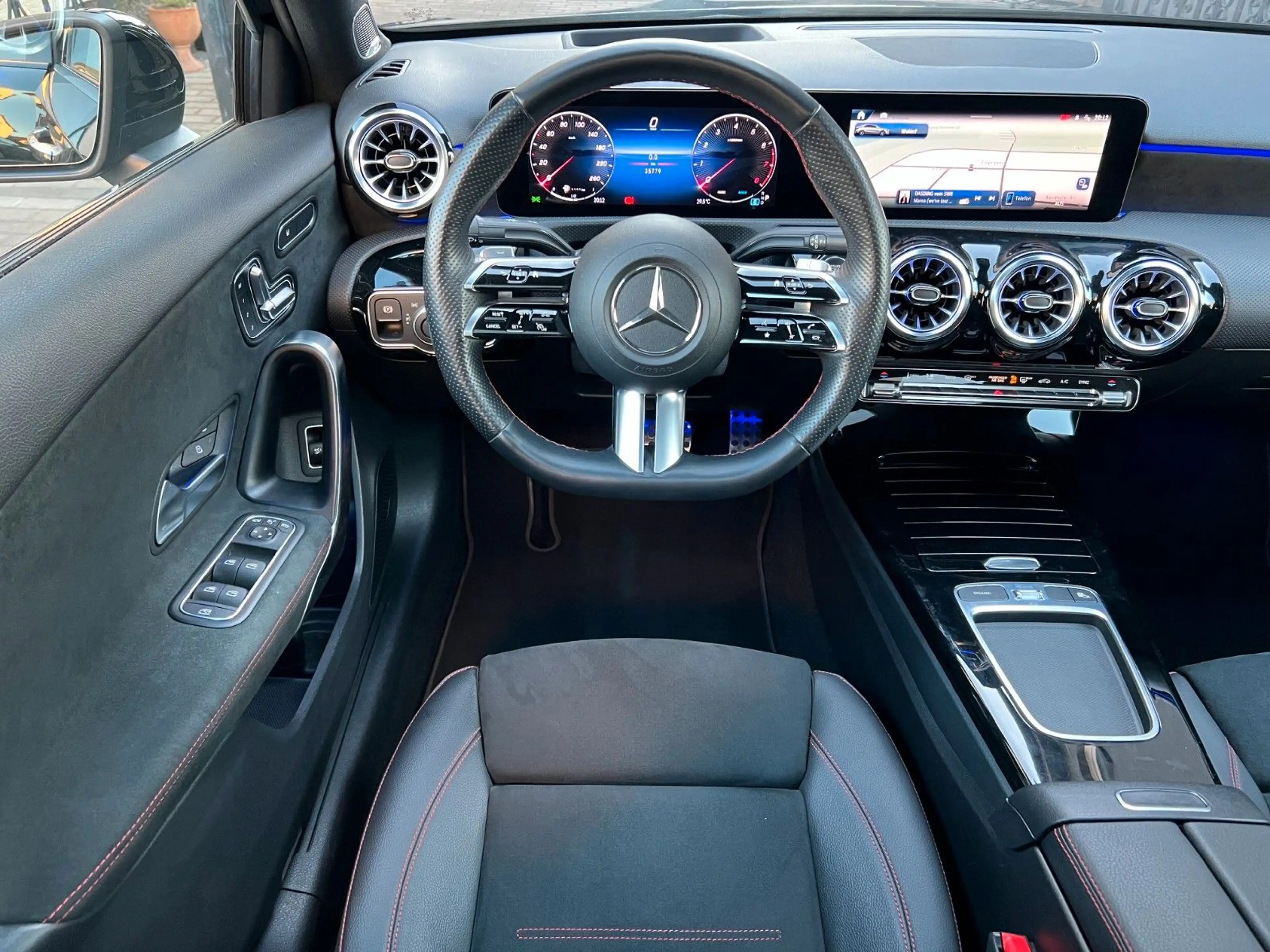 Mercedes-Benz A 200 LIMO! AMG! NIGHT! PANO! HEADUP! MEMORY! — photo 11