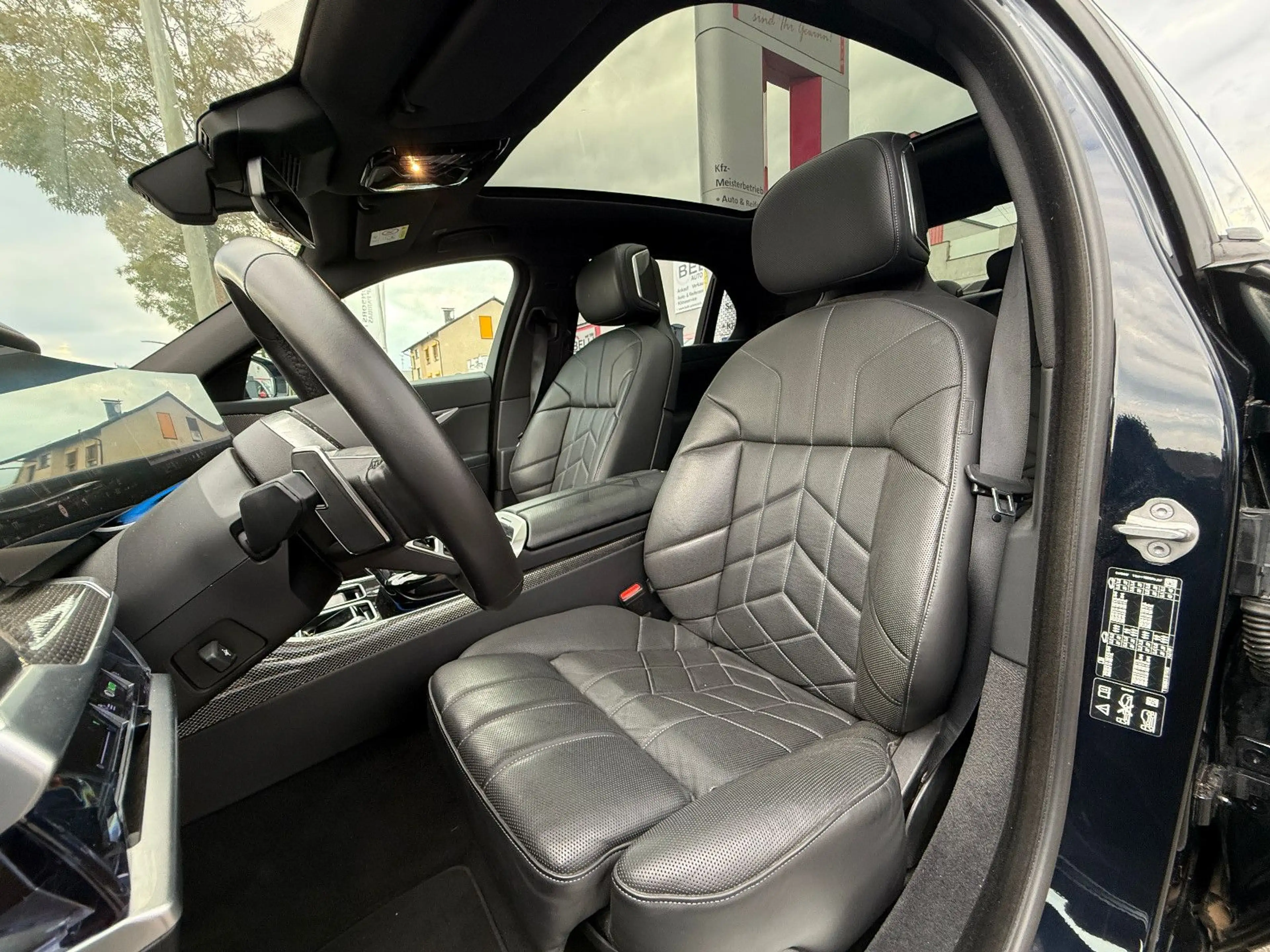 BMW 740 d xDrive M Sport Pro Pano B&W FINANZIERUNG — photo 11