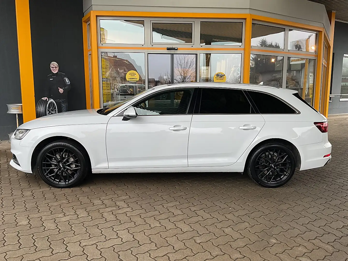 Audi A4 Avant 2,0 TDI quattro Sport S-Tronic**ASSISTENZ... Blanc - 2