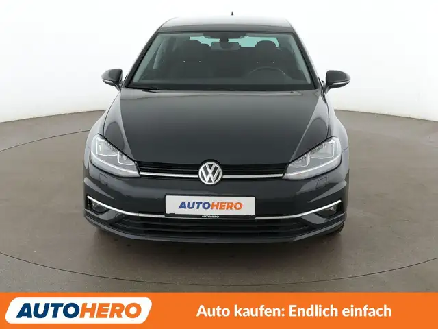 Volkswagen Golf view 9