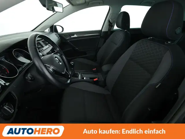 Volkswagen Golf view 10
