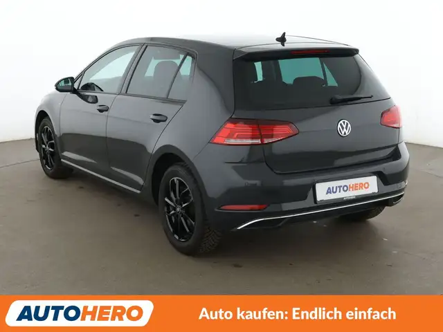 Volkswagen Golf view 4