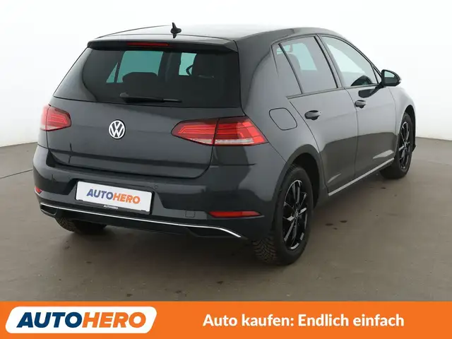 Volkswagen Golf view 6