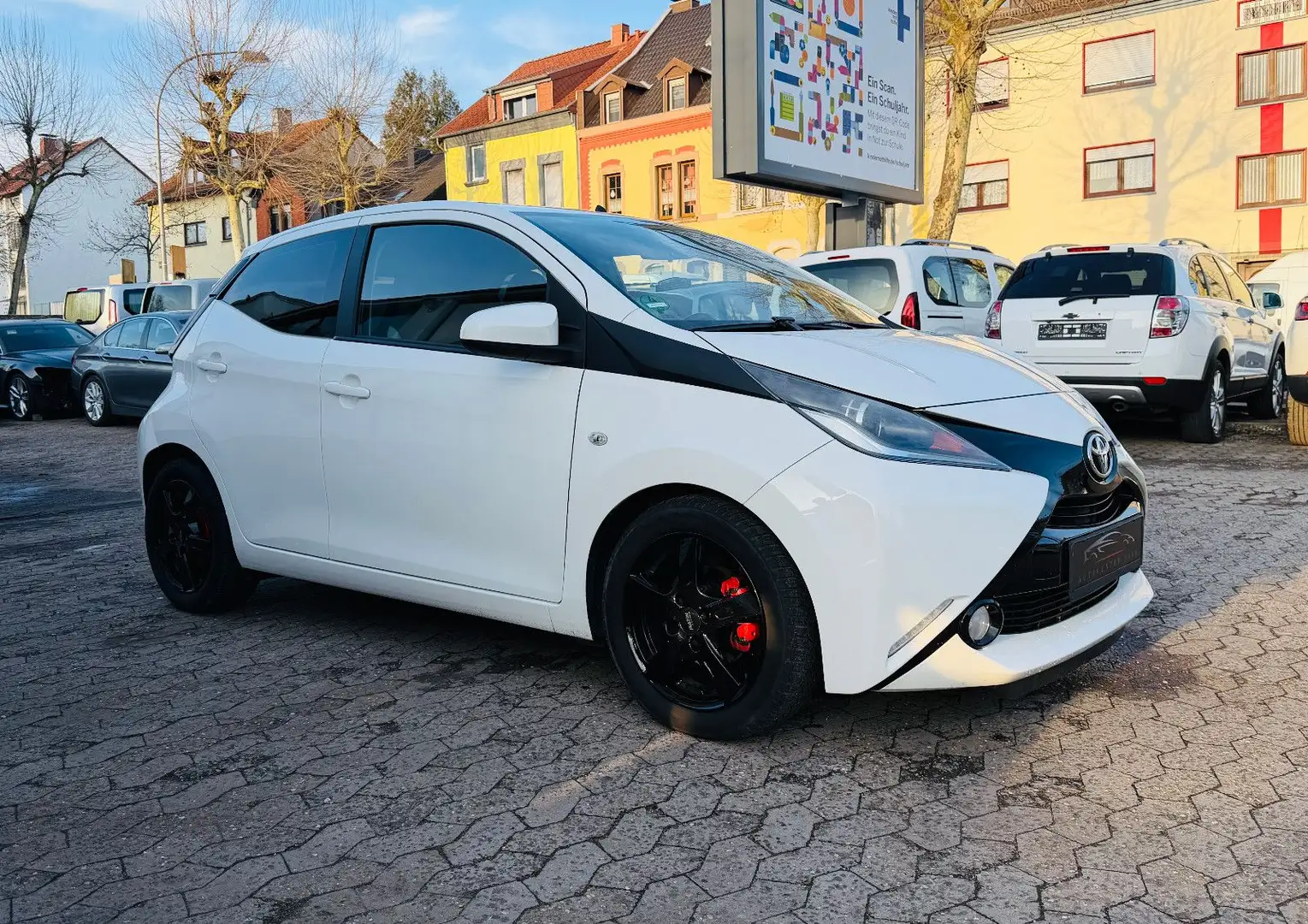 Toyota Sonstige Aygo x-play touch Klima Kamera Alufelgen Tempom. Weiß - 1