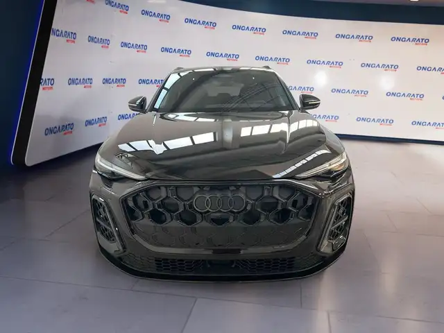 Audi Q5 view 2