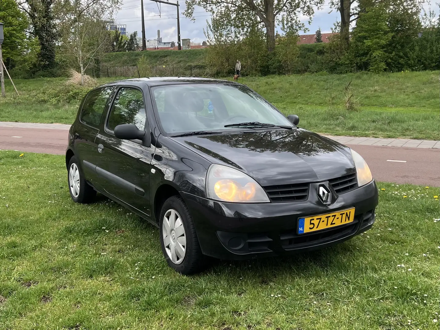 Renault Clio 1.2 Campus 2007 Zwart Zwart - 1