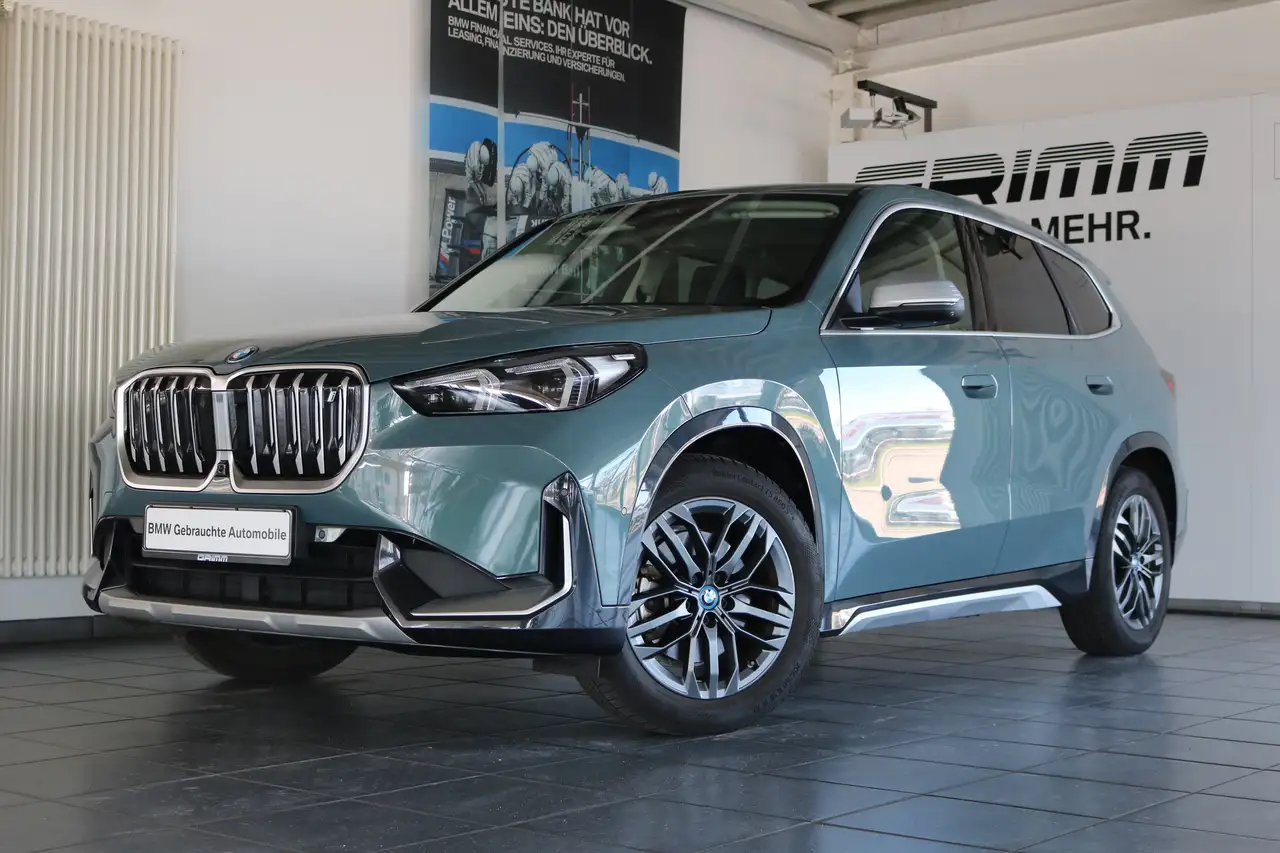 BMW iX1