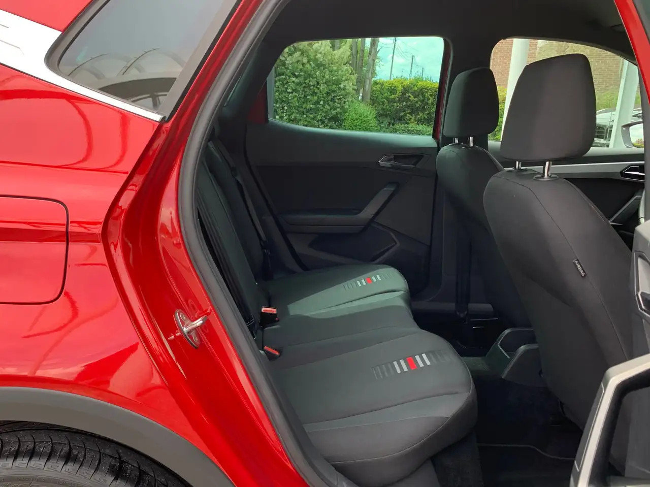 SEAT Arona FR 1.0 TGI / ESSENCE + CNG / PACK FR / XENON / GPS, миниатюра 14