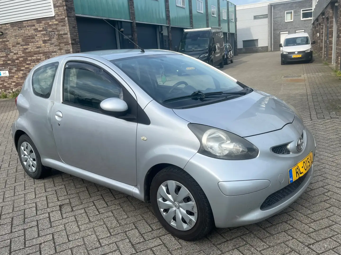 Toyota Aygo 1.0-12V Airco APK Grijs - 2