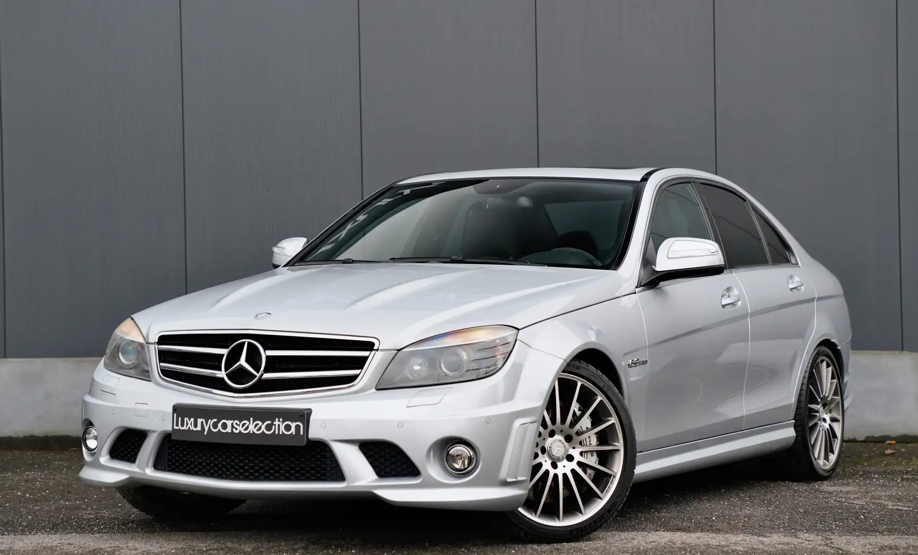 Mercedes-Benz C 63 AMG *19"/XENON/OPEN DAK/CAMERA/NAVI/MEMORY* Zilver - 2