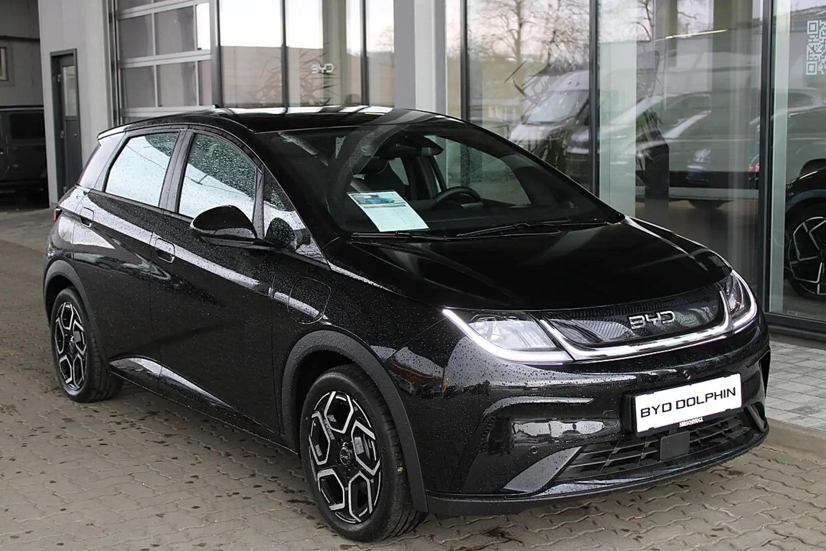 BYD Dolphin 60,4 kWh Comfort Österreich Paket Schwarz - 1