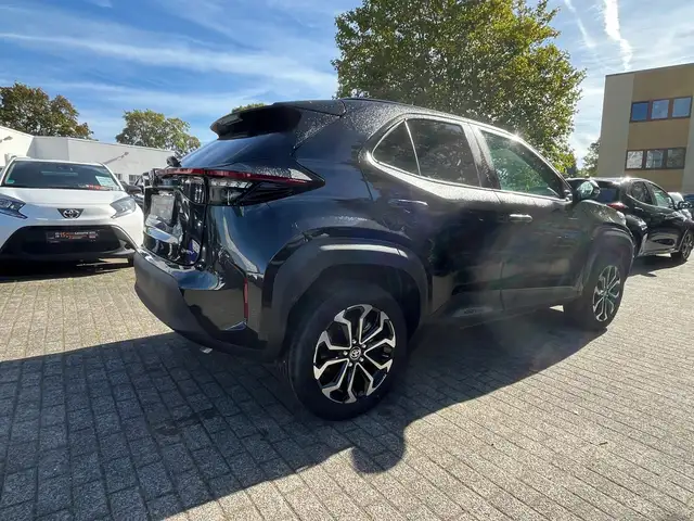 Toyota Yaris Cross view 6