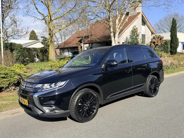 Mitsubishi Outlander 2.0 150PK AWD 7p Black-Edition Automaat•Leder