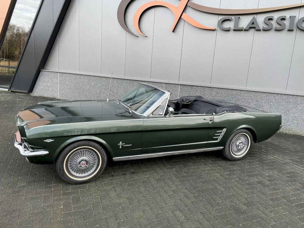 Ford Mustang Convertible, foto 2