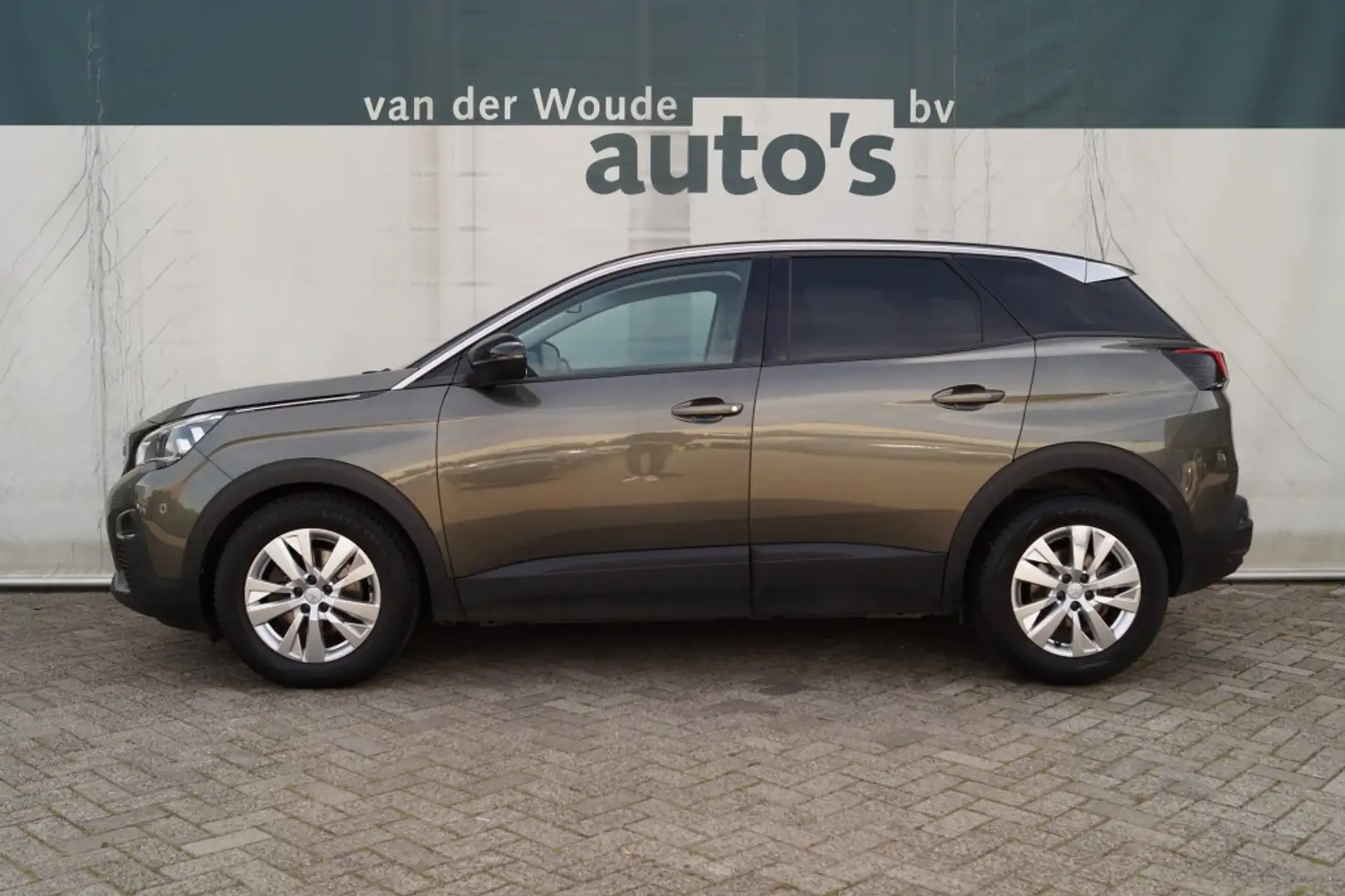 Peugeot 3008 1.5 BlueHDi 130pk Executive -NAVI-ECC-PDC- Grijs - 1