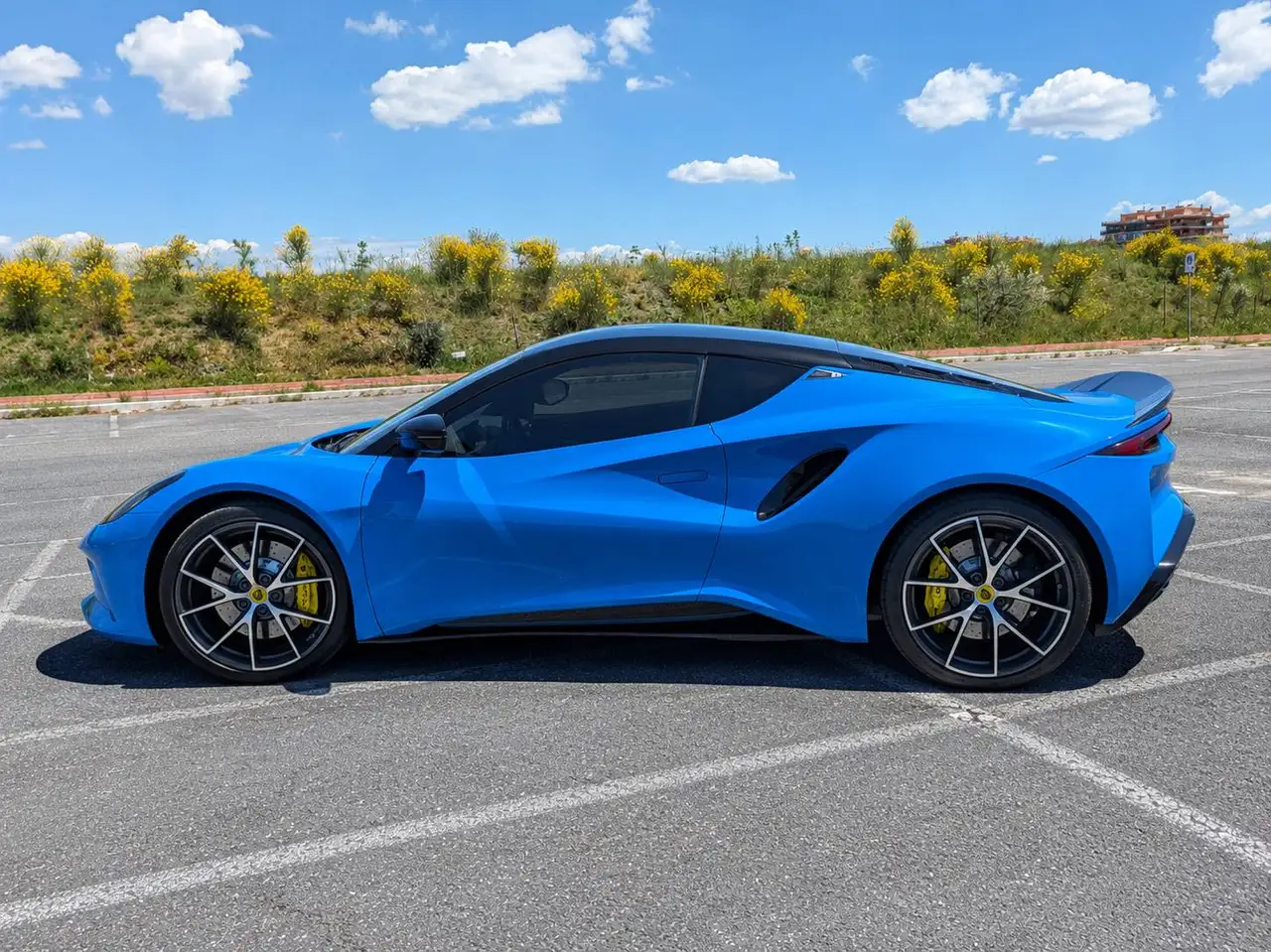 Lotus Emira 2025