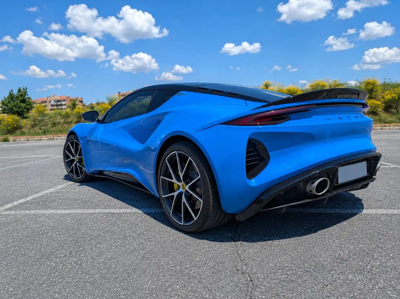 Lotus Emira 2025