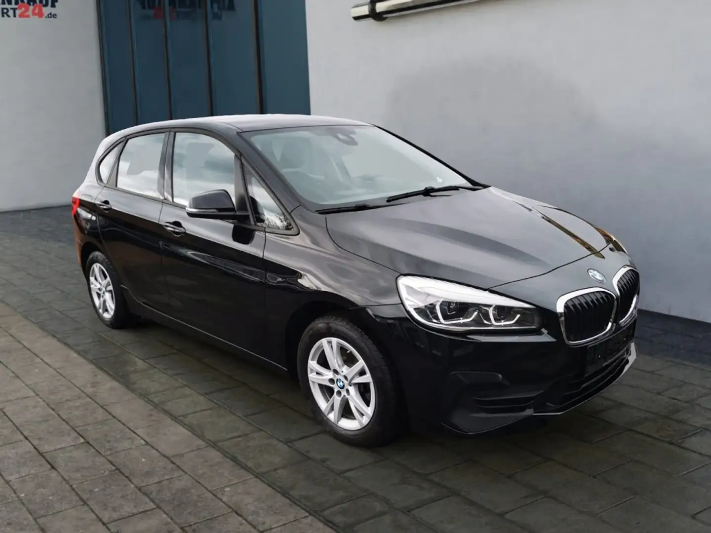 BMW 218 d Active Tourer Advantage*Navi*AHK*DAB*LED* Klima Schwarz - 1