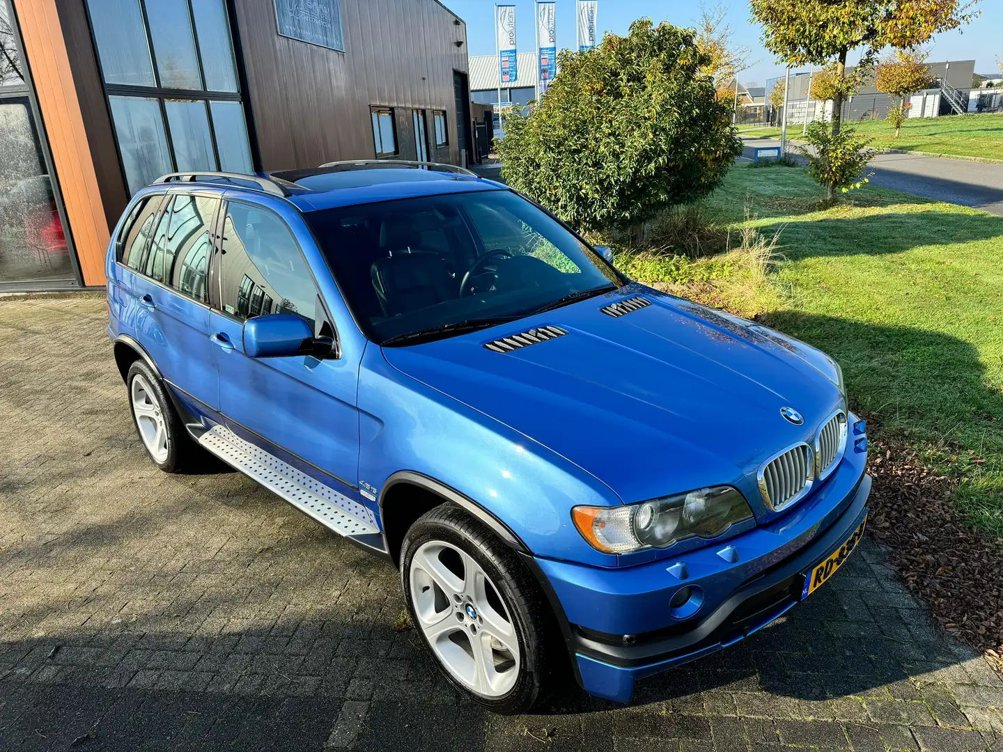 BMW X5 E53 4.6is Blauw - 1