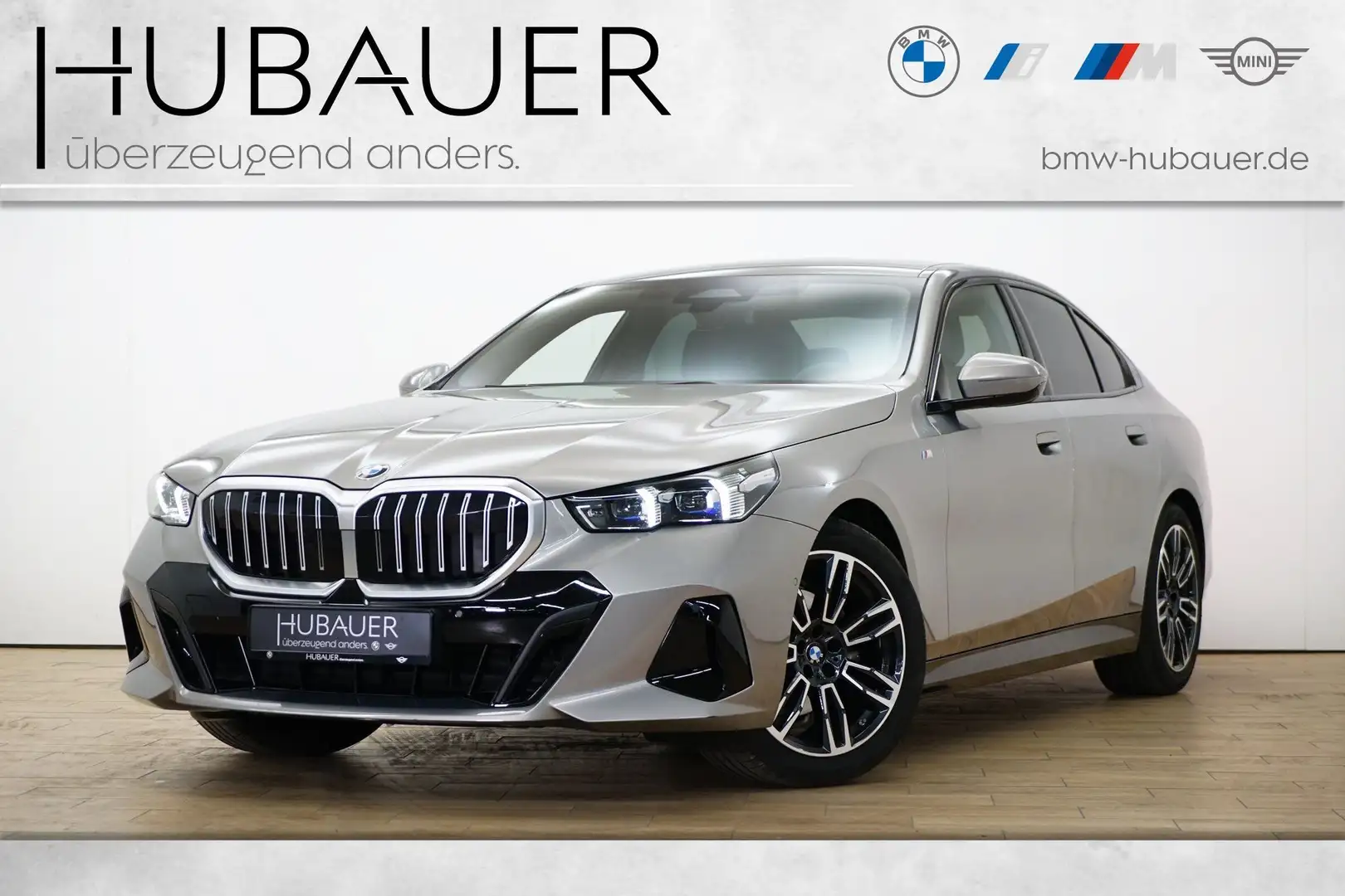 BMW 520 d Limousine [M Sport, ACC, AHK, LED, RFK] Grijs - 1