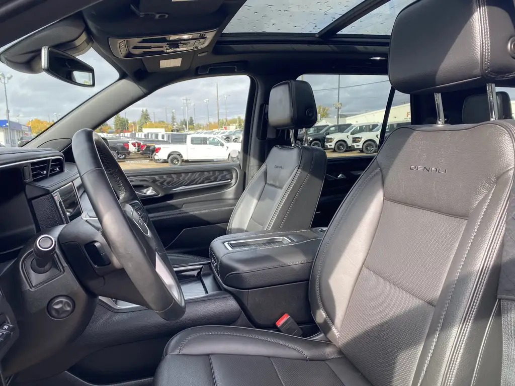 2023 GMC Yukon Denali | Powered MoonRoof | Climate Seats | Heated — photo 7