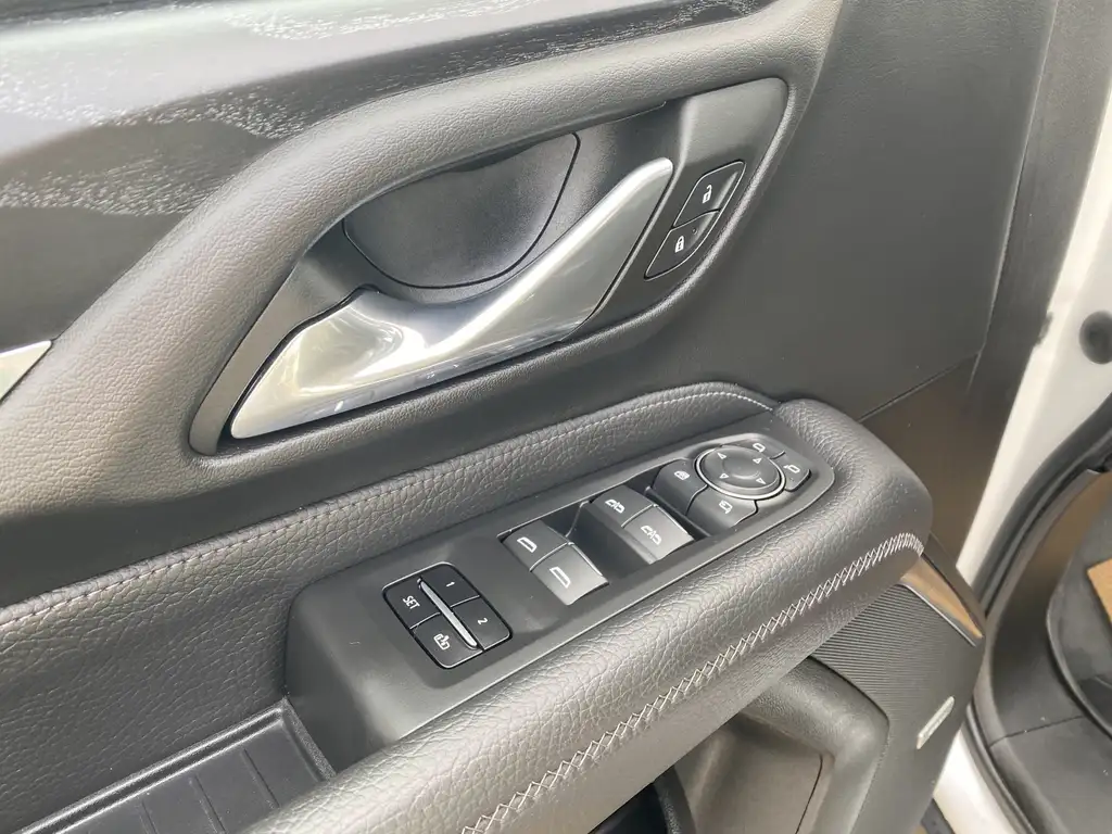 2023 GMC Yukon Denali | Powered MoonRoof | Climate Seats | Heated — photo 5