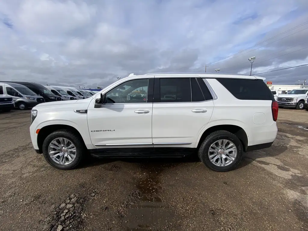2023 GMC Yukon Denali | Powered MoonRoof | Climate Seats | Heated — photo 4