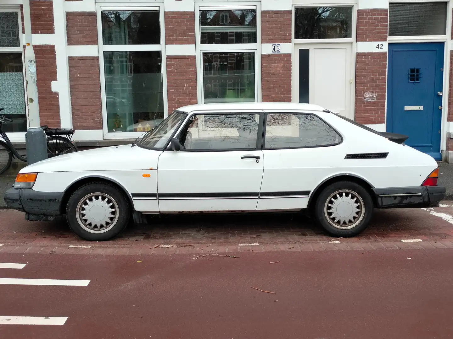 Saab 900 900 S 2.0 Білий - 1