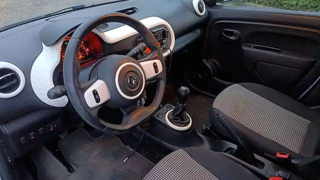 Renault Twingo view 8