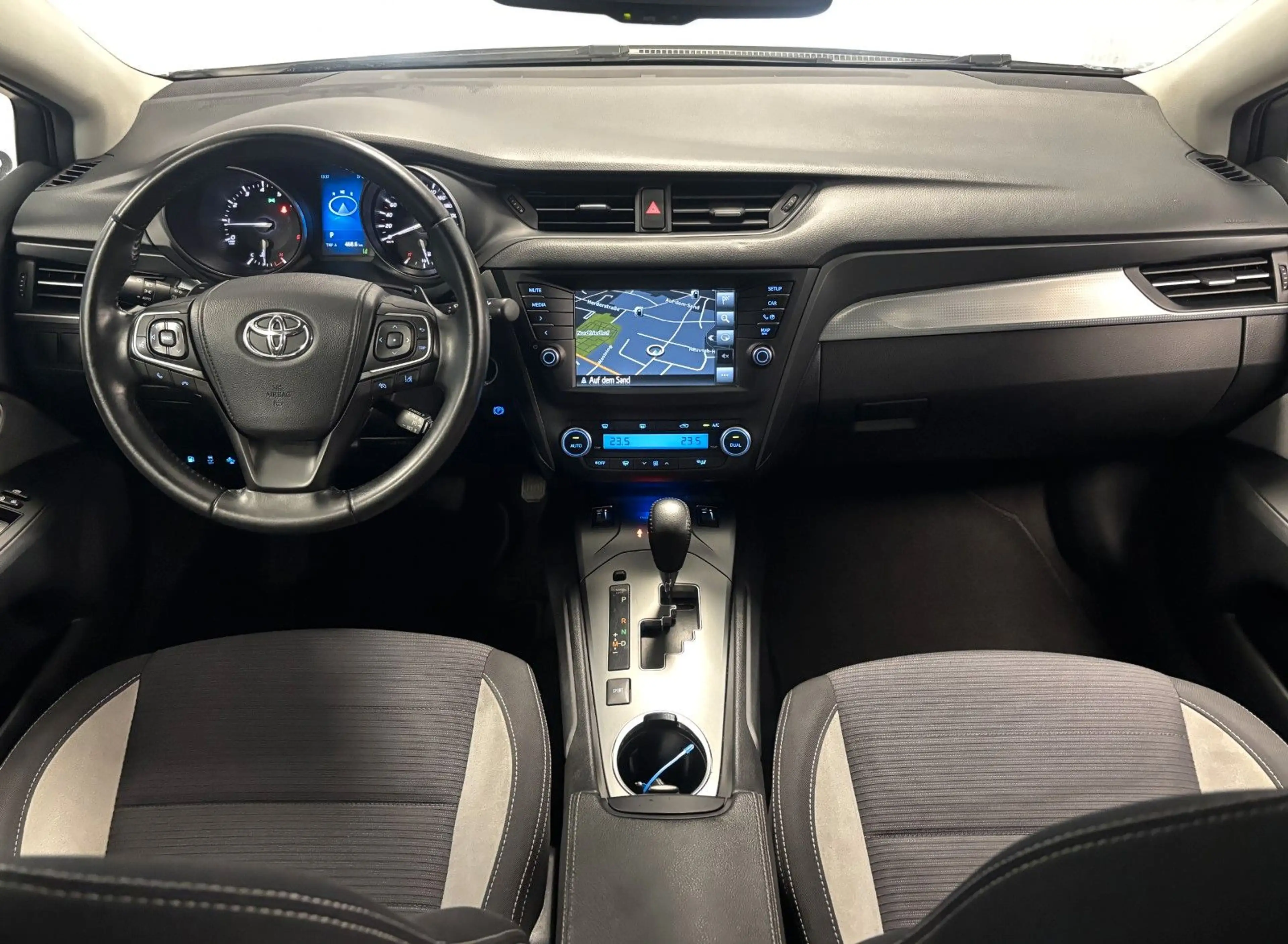 Toyota Avensis 1,8-l-Valv. Multidr. Sports*Team D*LED — photo 7