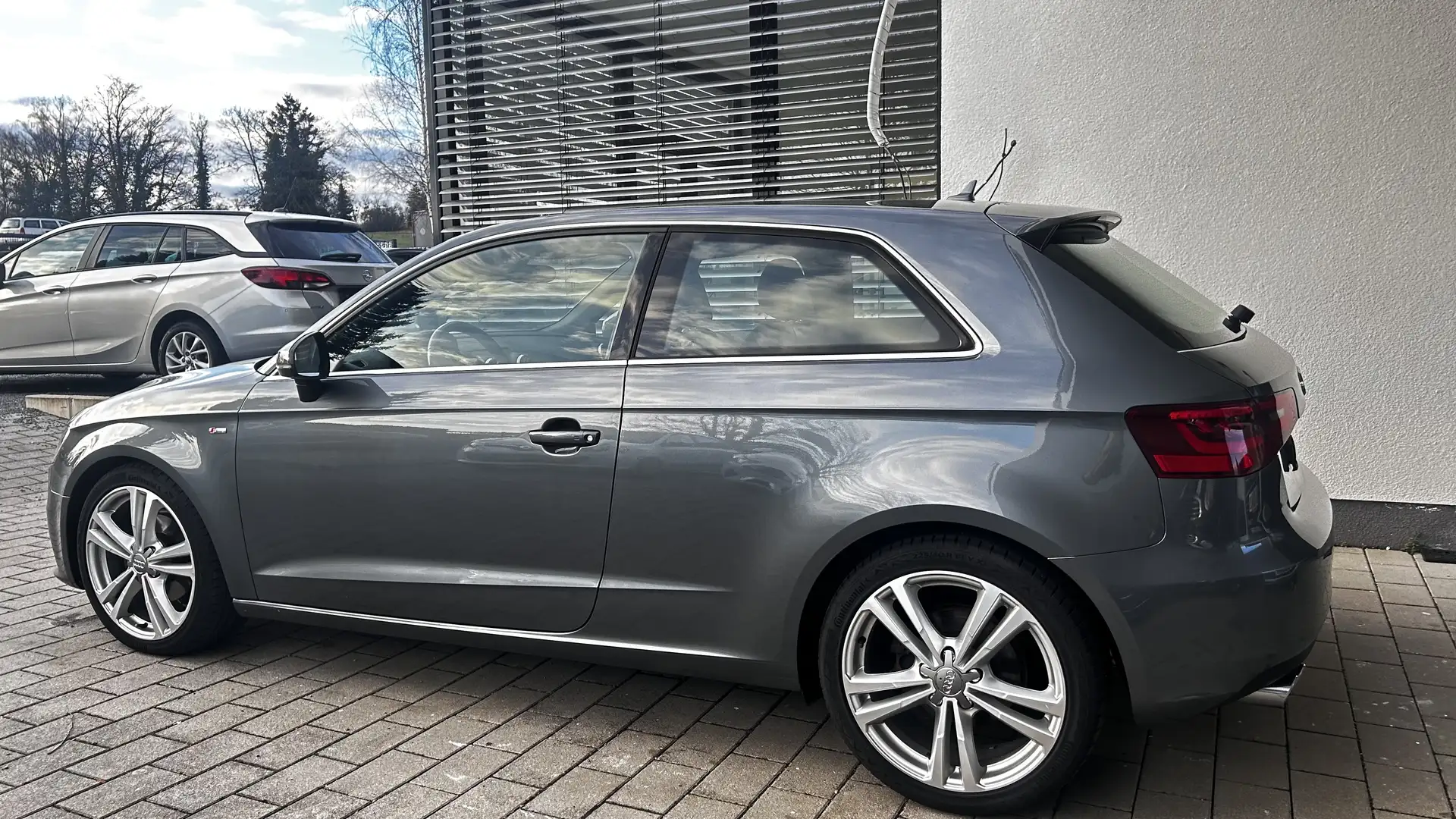 Audi A3 S line Sportpaket ultra Grau - 2