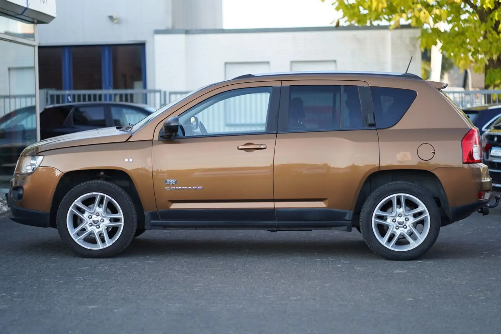Jeep Compass Limited 4x2 PDC Leder Klima AHK Braun - 2