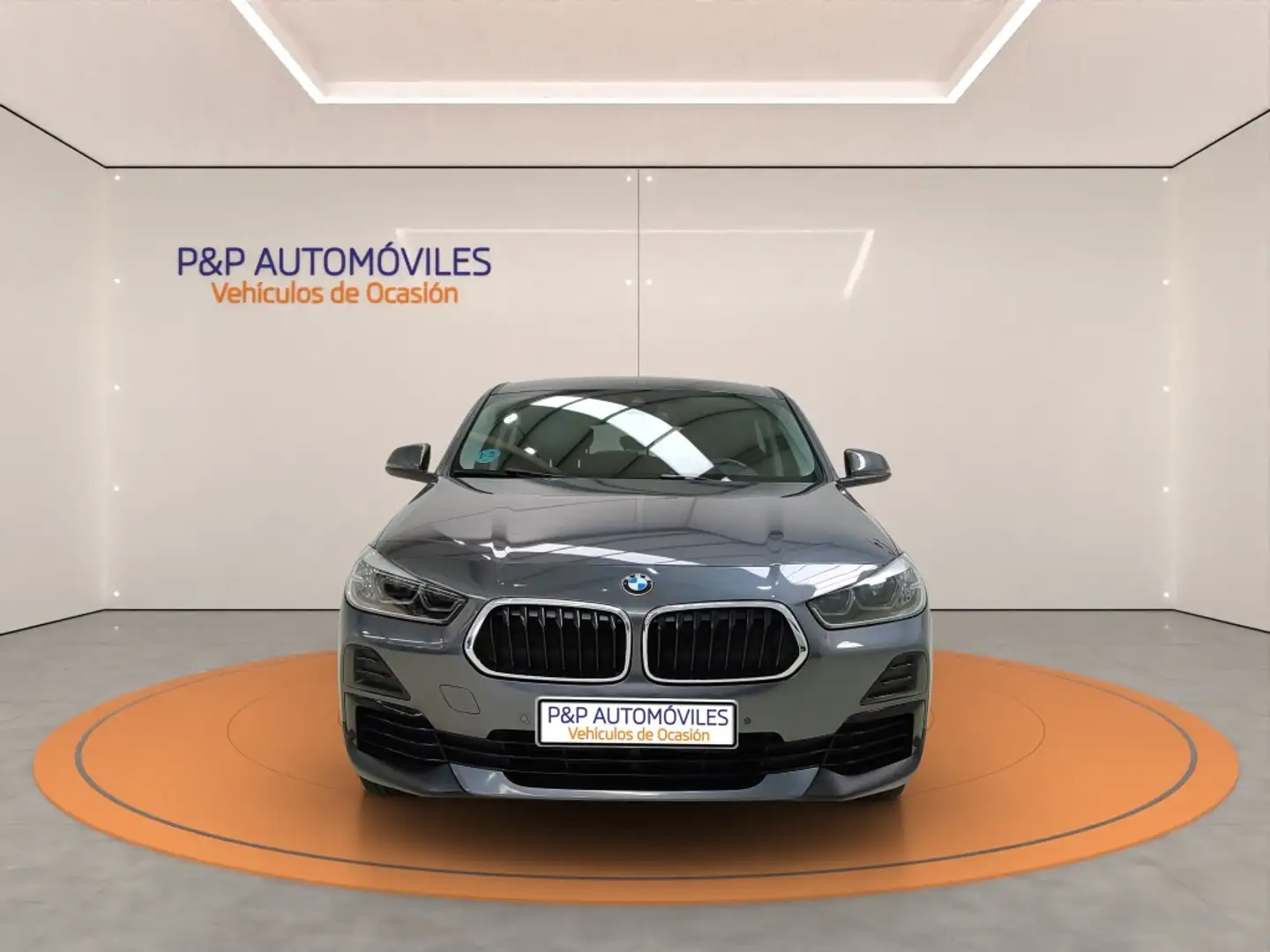 BMW X2 sDrive 18dA Gris - 2