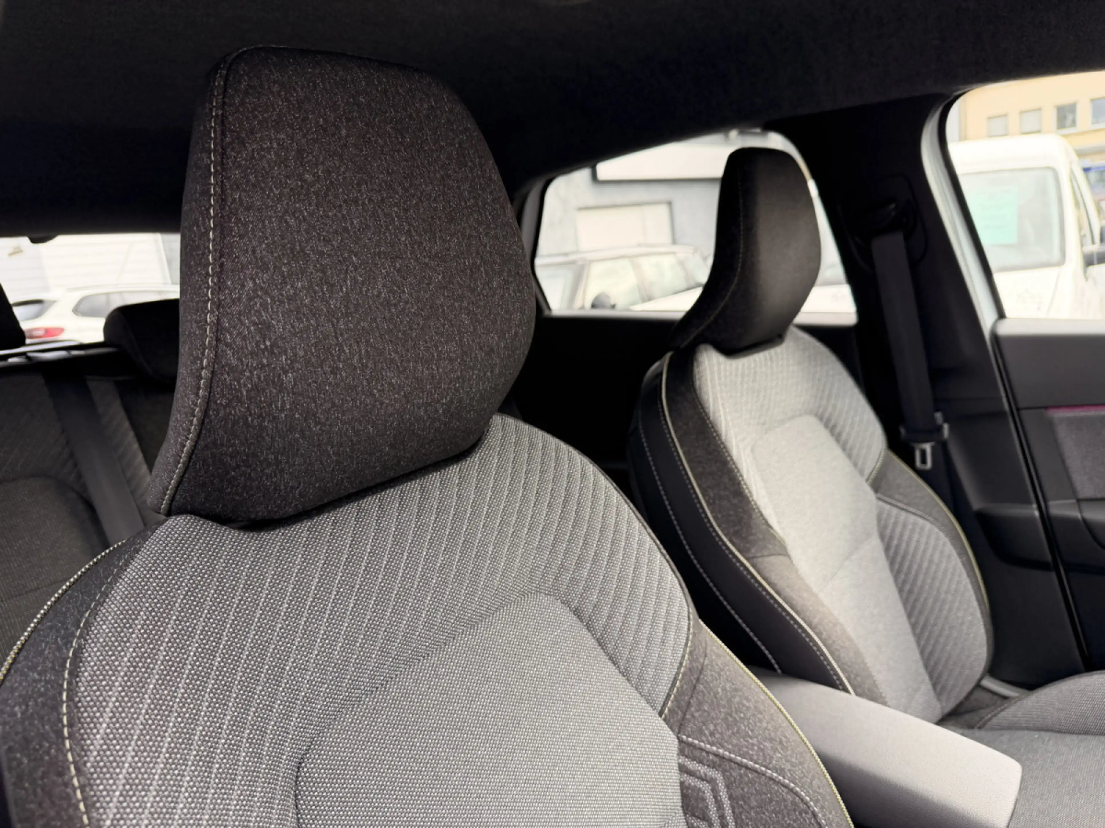 Renault Captur 1.3 Tce E-TECH 145 Hybrid Techno EDC — photo 12