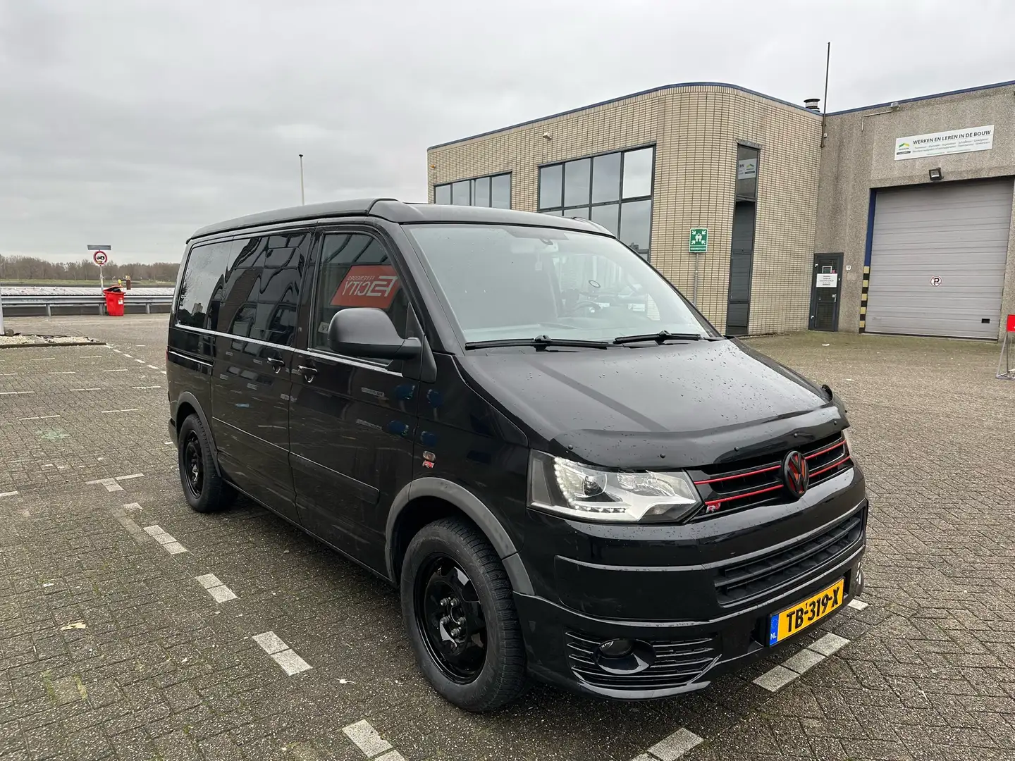 Volkswagen T5 Multivan 2.5 TDI - Camperbus op kenteken Schwarz - 1