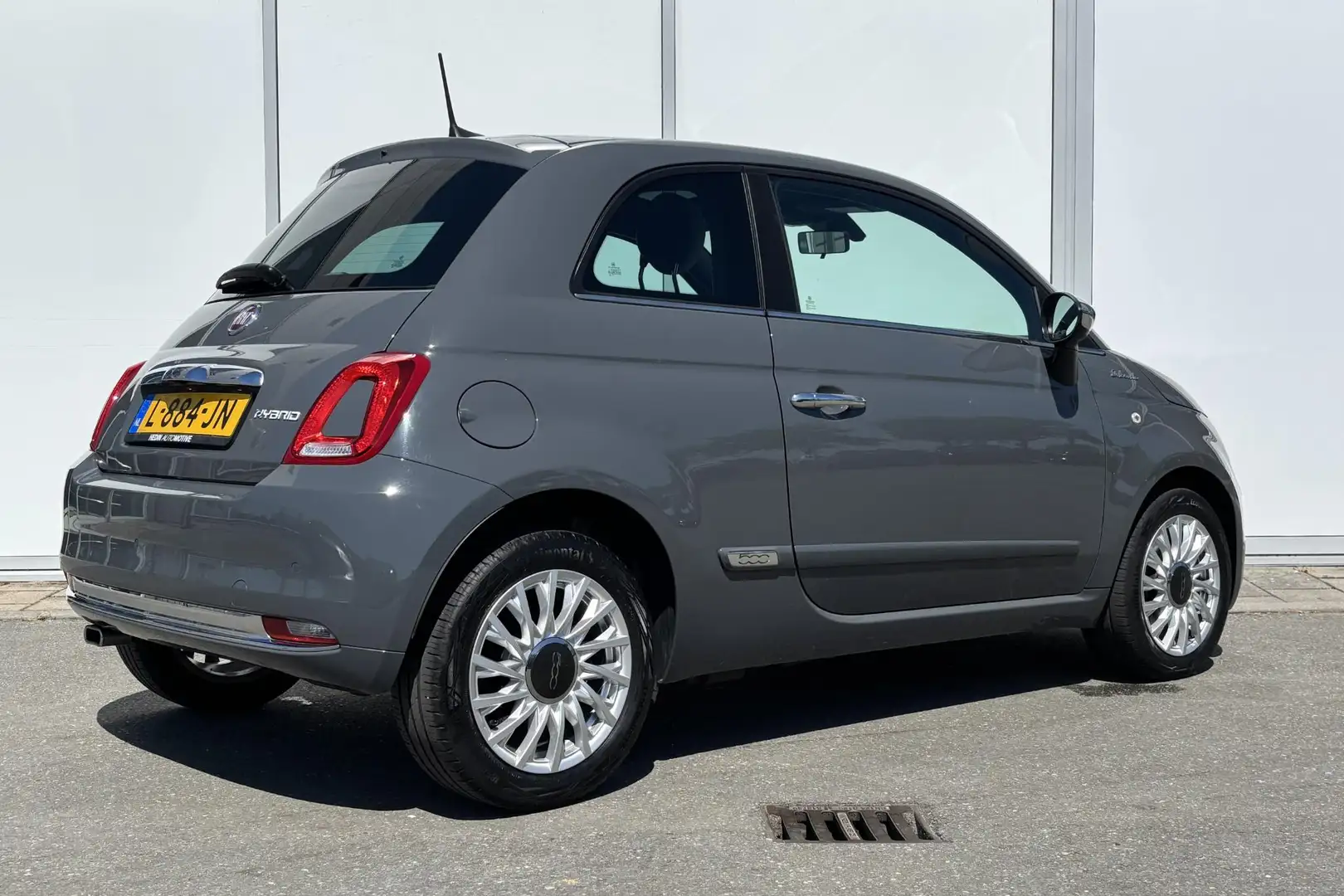 Fiat 500 1.0 Hybrid Dolcevita | Panoramadak | Climate contr Grijs - 2