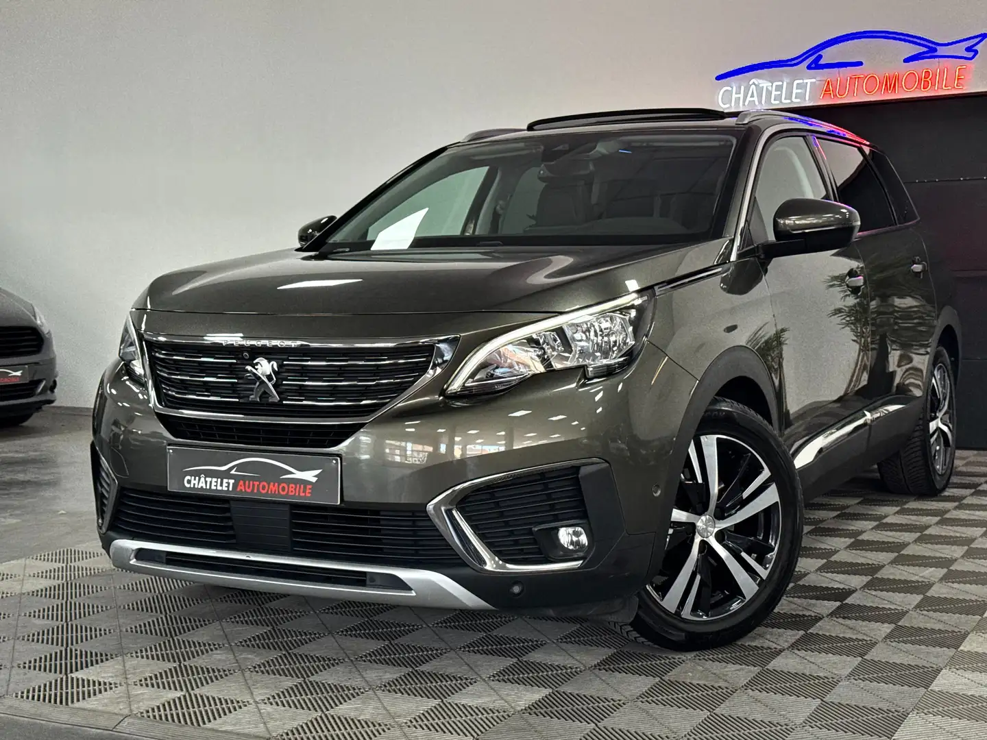 Peugeot 5008 GT-LINE  7PLACES// TVA DÉDUCTIBLE// Groen - 1