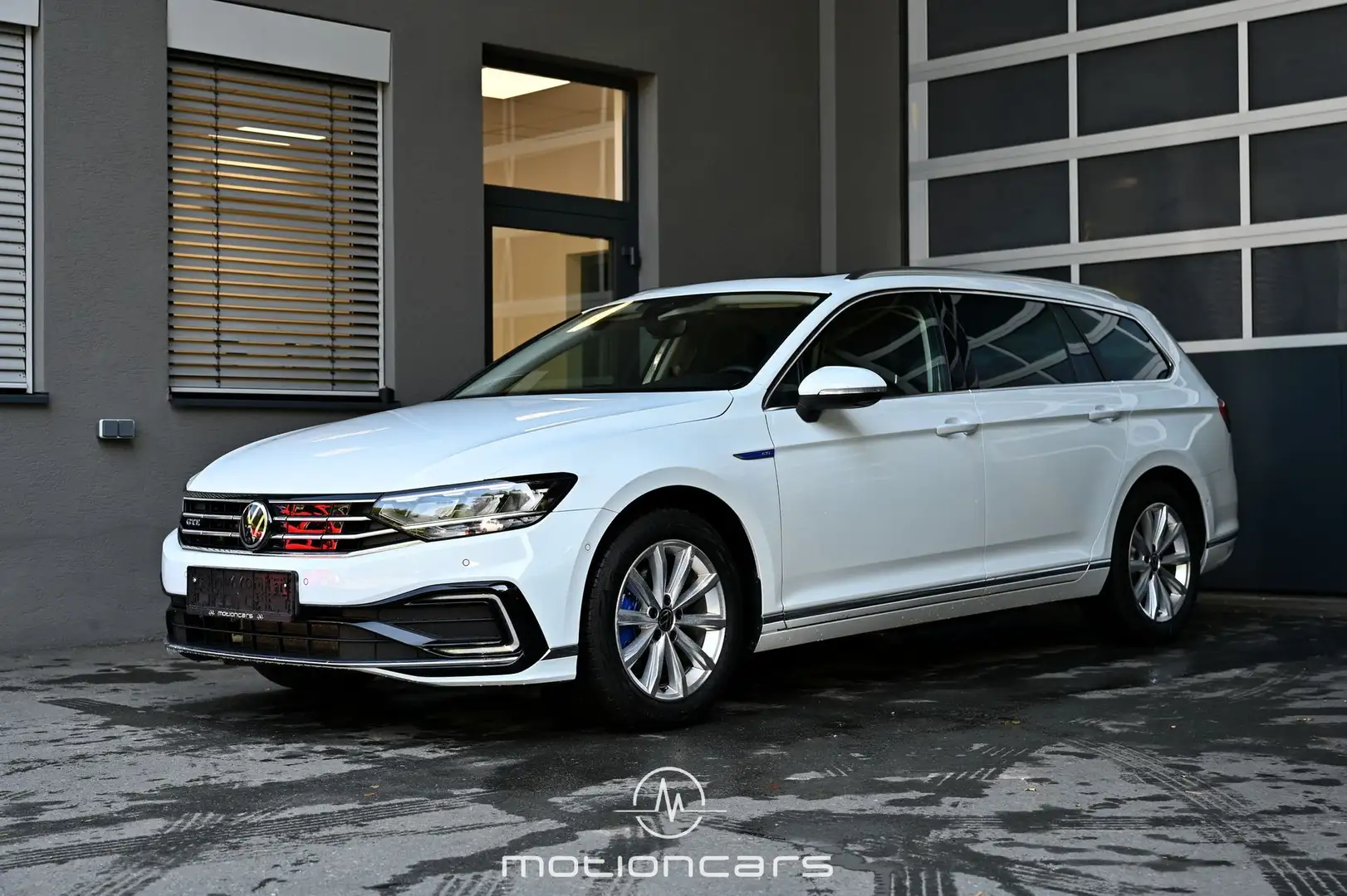 Volkswagen Passat Variant Passat 1.4 TSI Hybrid GTE EXP € 28.567,- Weiß - 1