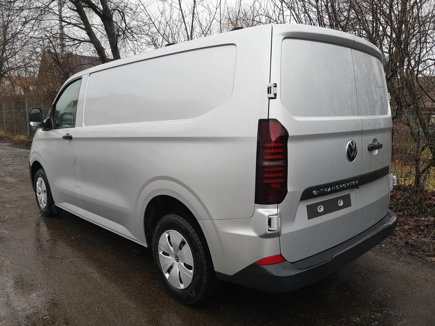 Volkswagen T7 Transporter Kastenwagen BEV 100 kW RWD KR 00 100 kW (136 PS) Grau - 2
