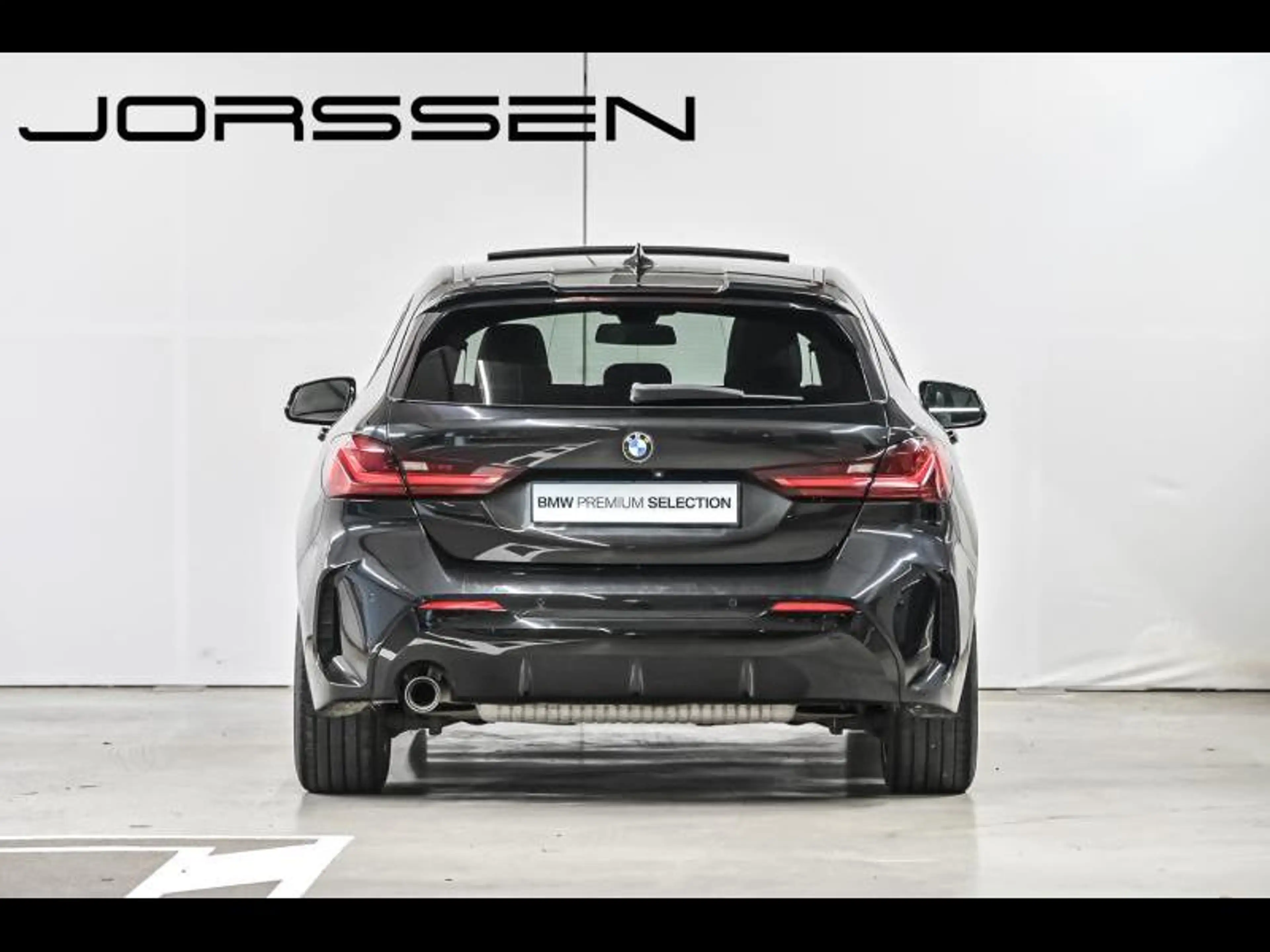 BMW 118 Hatch — photo 4