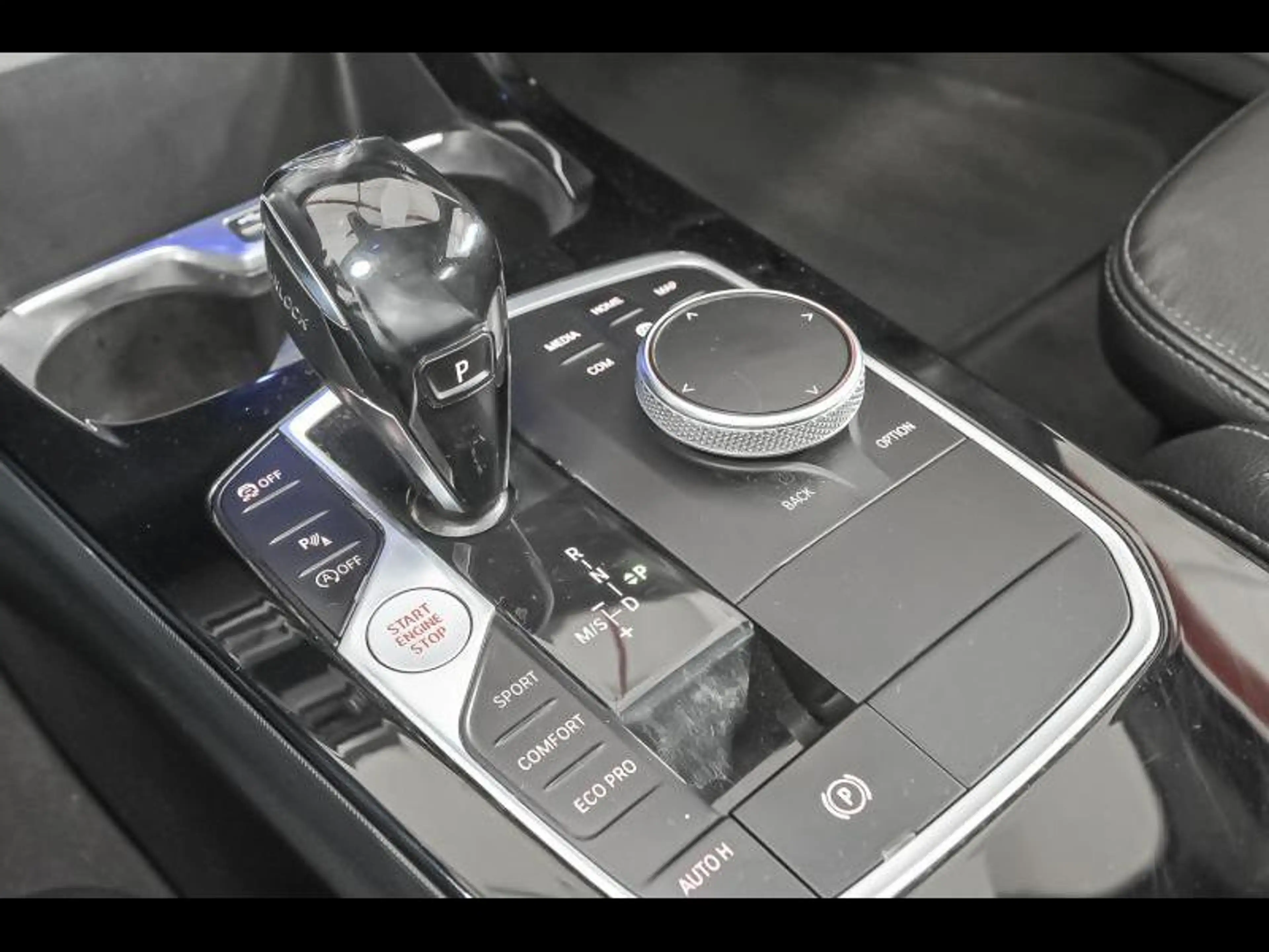 BMW 118 Hatch — photo 11
