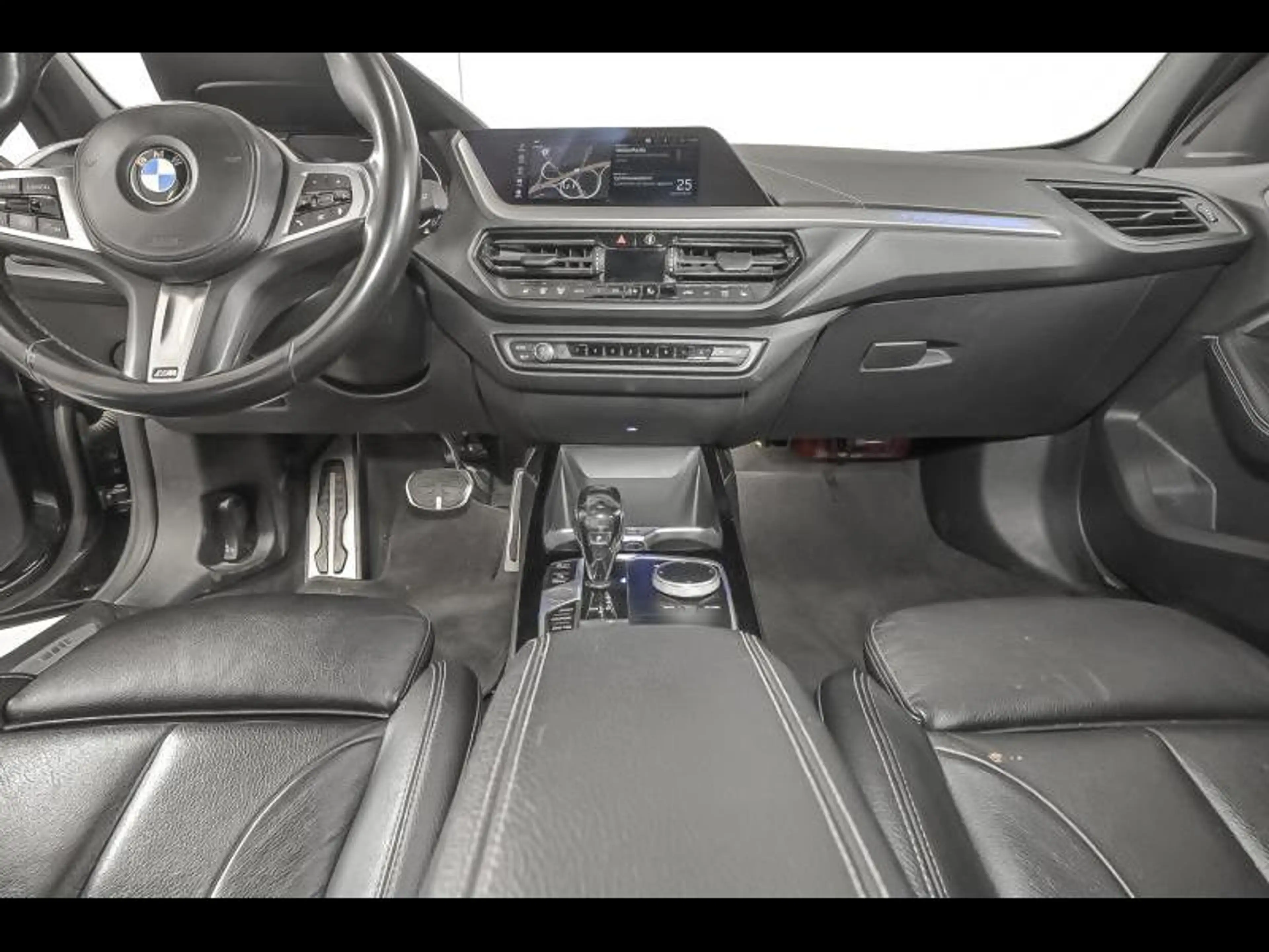BMW 118 Hatch — photo 7